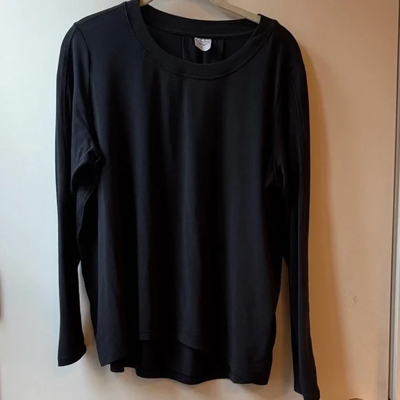 Athleta With Ease long-sleeve black T - Picture 6 of 16